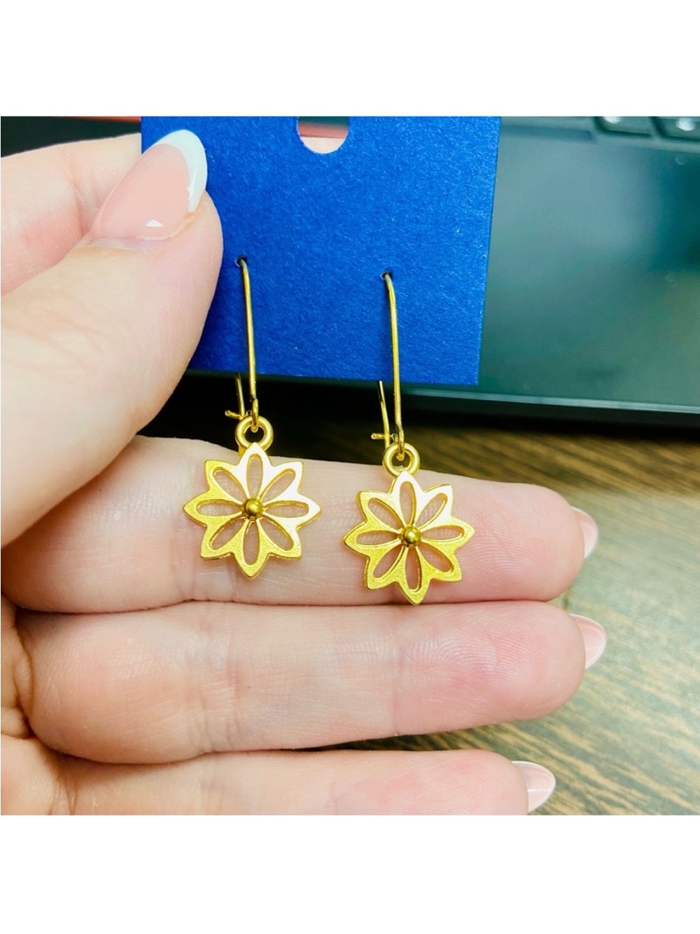 Gold Floral Drop Earrings for Women - Petite Daisy Charm